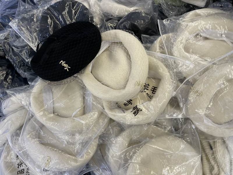 YSL beret dx01